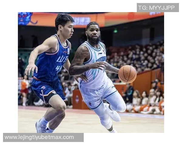 鲍威尔称赞德鲁史密斯替补表现出色总能在关键时刻发挥作用