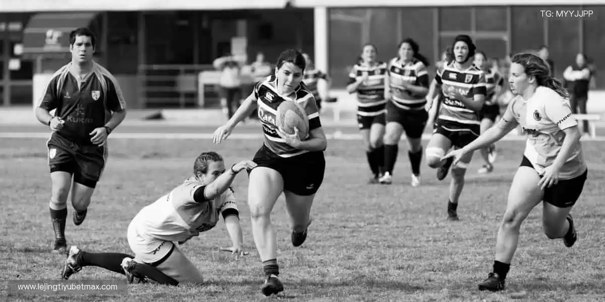 🔥 周边好物,让热爱从赛场延伸到生活!